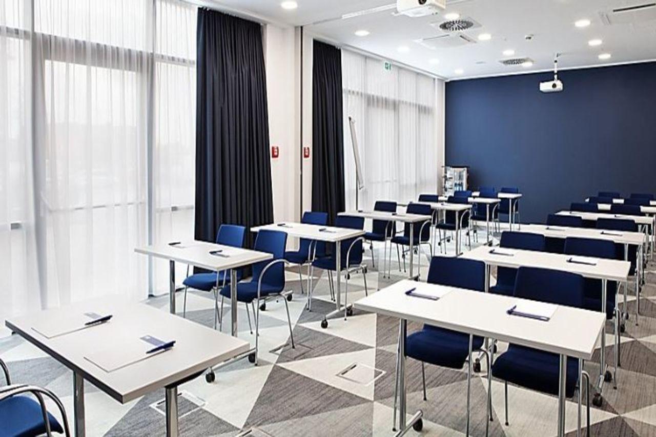 Holiday Inn Express - Sindelfingen By Ihg Exteriör bild
